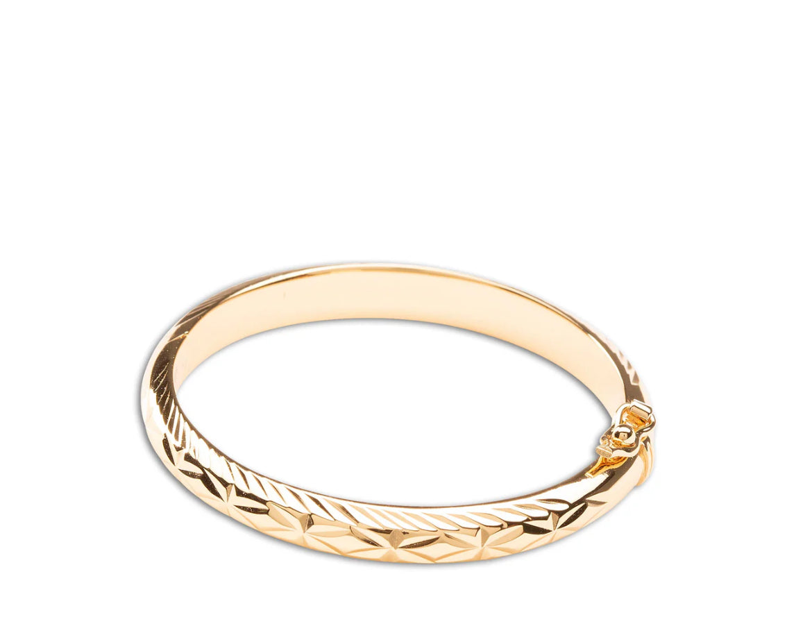 Gold Baby Bangle – Diamond Cut Design