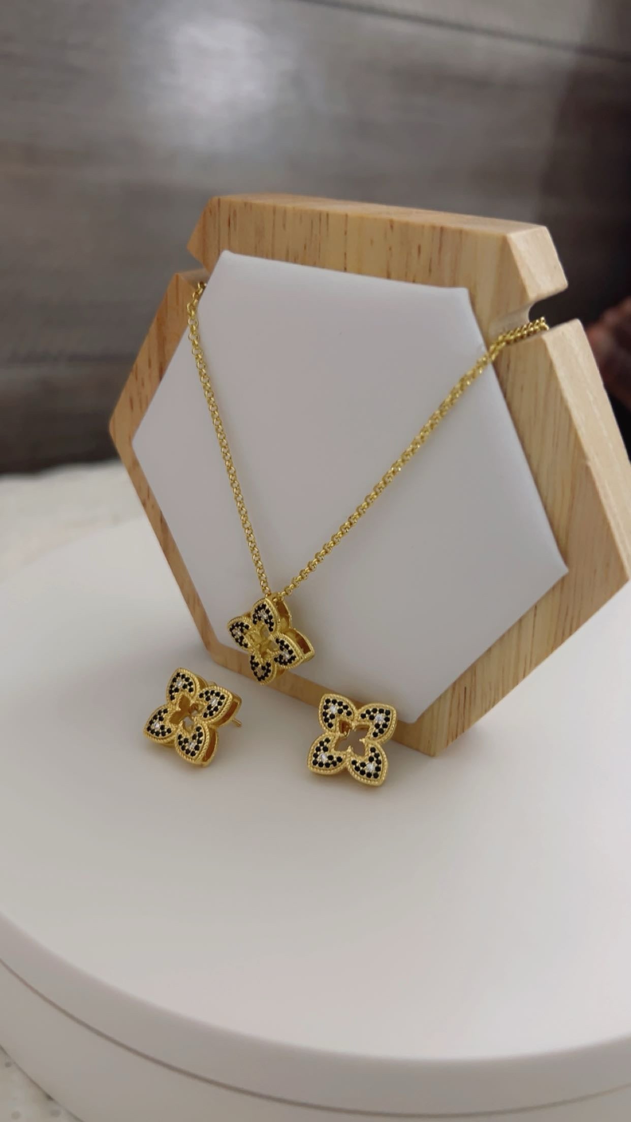 Black Clover Gold Set